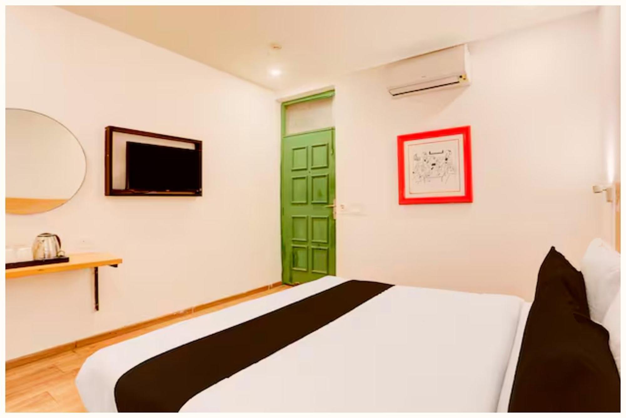 Swimming Pool Near Sea Rb, Puri, Fully Air Conditioned And Breakfast, Wifi & Restaurant And Parking - The Luxuary In 4* Puri
